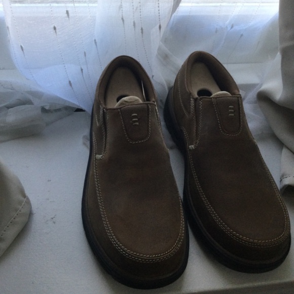 SKECHERS Men’s Leather Loafers…new in box. (Extra wide fit) - Picture 9 of 12